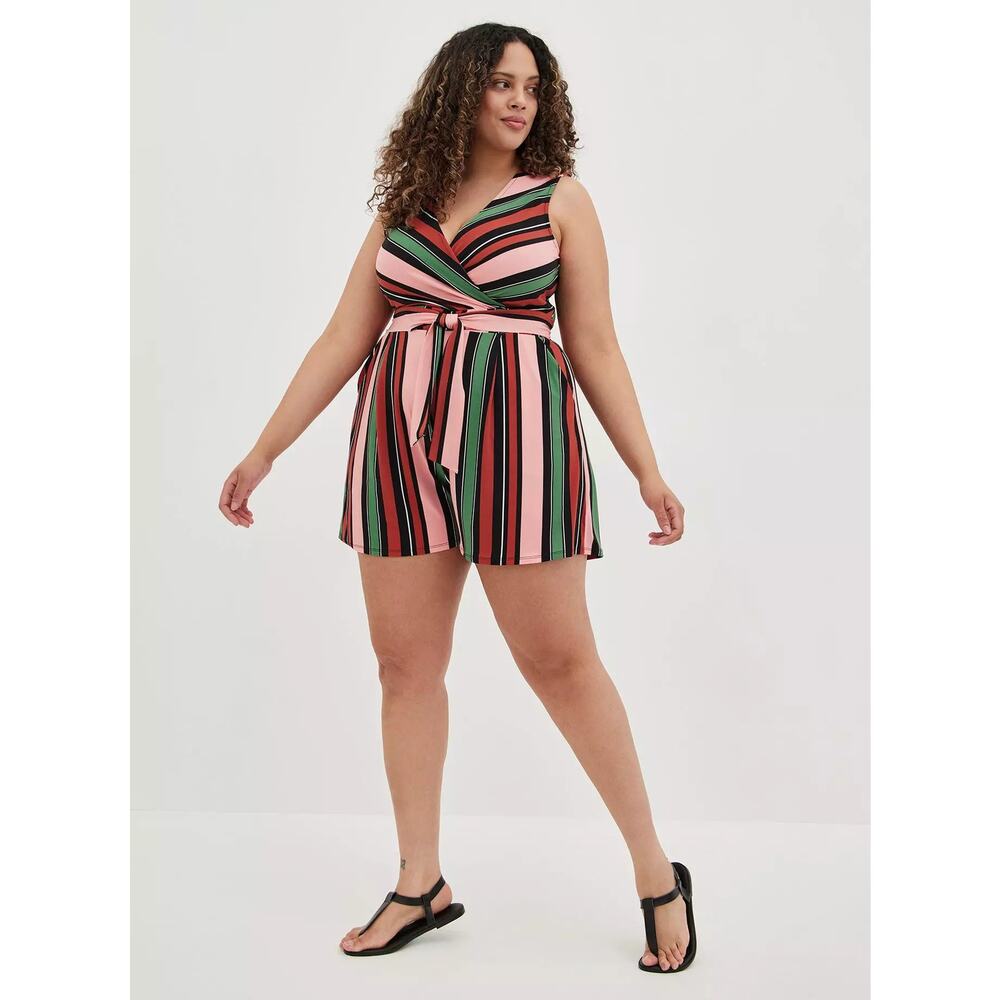 NWT Torrid Plus Studio Knit V-Neck Pockets Tie Surplice Romper Size: 1X (14/16)